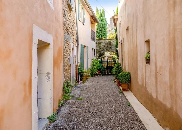 Maison De Village