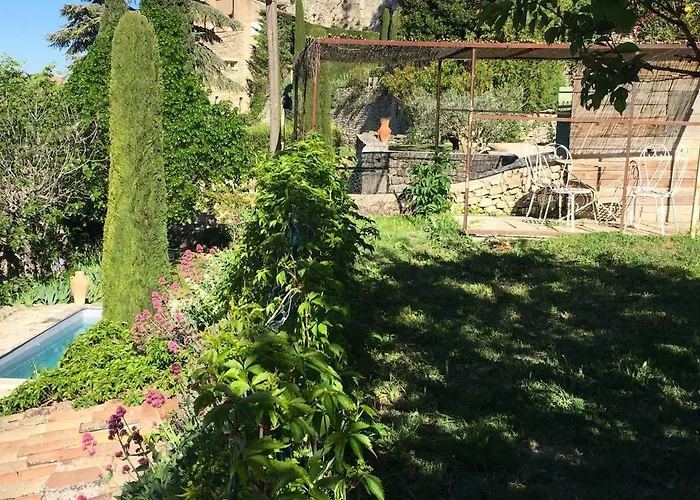 La Source A Bonnieux En Luberon